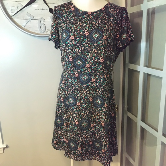 J. Crew scoop neck  floral flutter dress - Picture 2 of 16